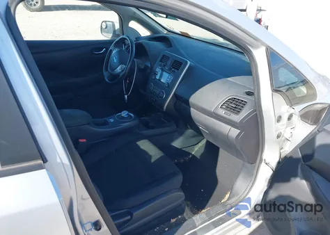 2015 Nissan Leaf S z USA, uszkodzony, nr VIN 1N4AZ0CP2FC324695